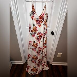 Vanilla Bay size L floral maxi dress